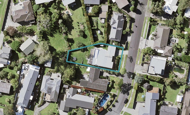 3 Oliver Twist Avenue, Mellons Bay, Auckland - Carousel 1