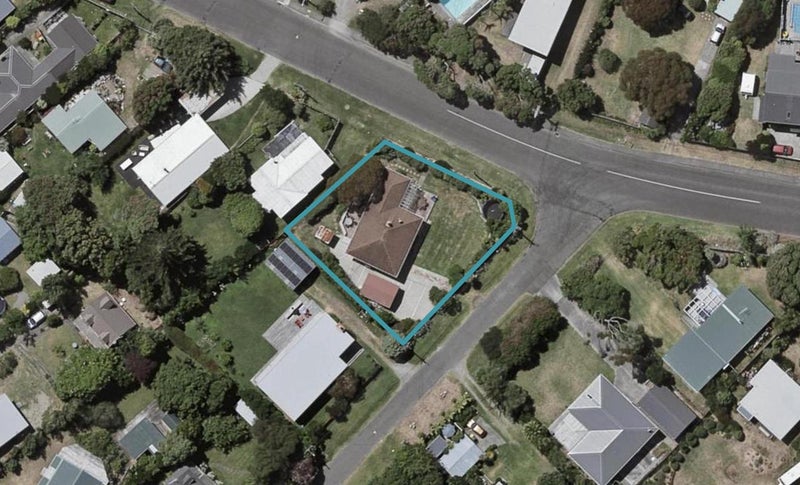 36 Te Moana Road, Waikanae Beach, Waikanae - Carousel 1
