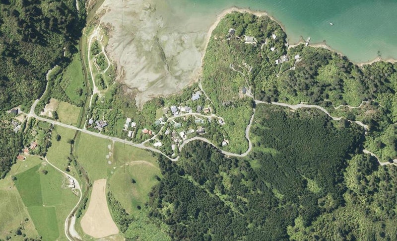 24 Mccormicks Road, Whatamango Bay, Picton - Carousel 1