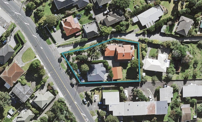 1/11 Waipa Street, Birkenhead, Auckland - Carousel 1