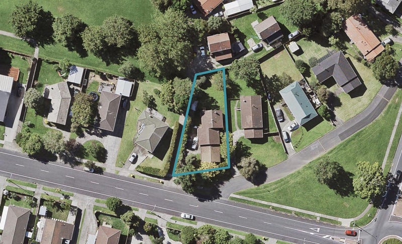 124 Gills Road, Half Moon Bay, Auckland - Carousel 1