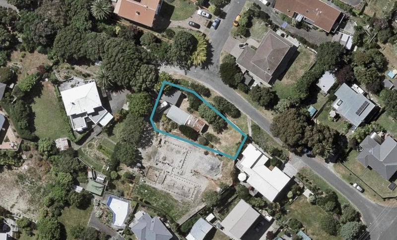 12 George Street, Paraparaumu Beach, Paraparaumu - Carousel 1