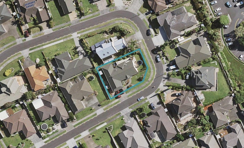 15 Norman Close, The Gardens, Auckland - Carousel 1