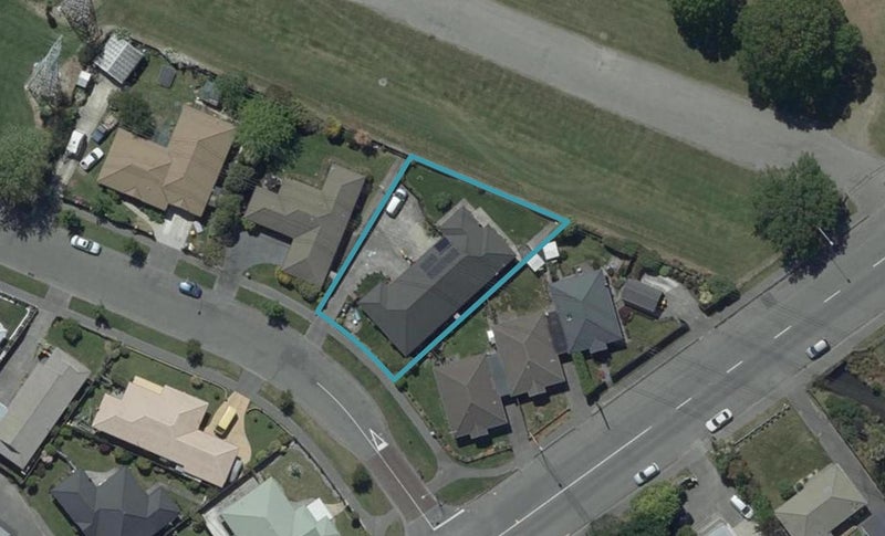 2/4 Showgate Avenue, Sockburn, Christchurch - Carousel 1