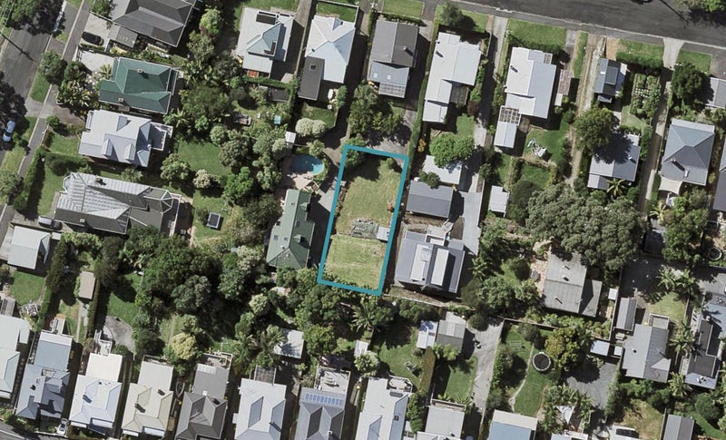 33A Rutland Road, Stanley Point, Auckland - Carousel 1
