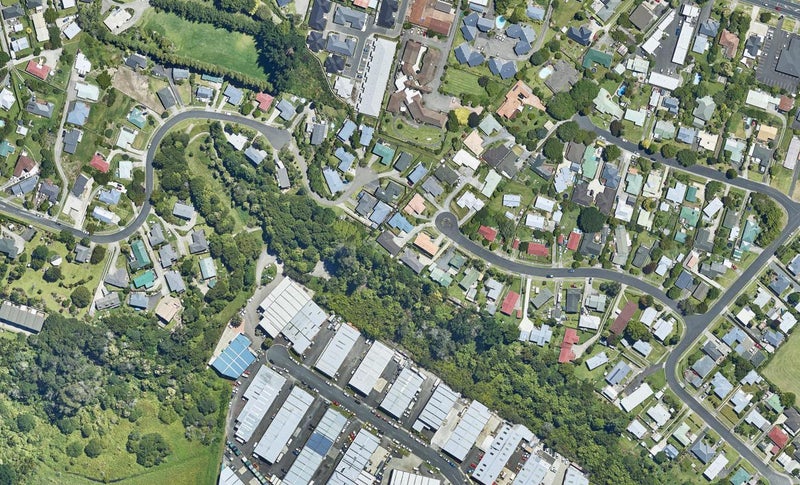 31 Redmond Street, Judea, Tauranga - Carousel 1