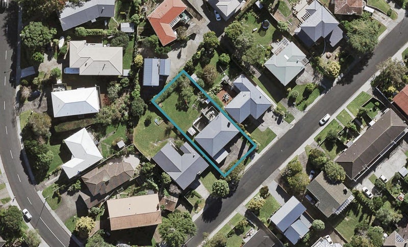 41 Holland Road, Hillcrest, Auckland - Carousel 1