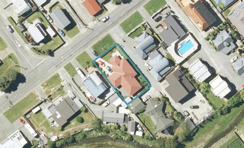 25 Beach Road, Waikawa, Picton - Carousel 1