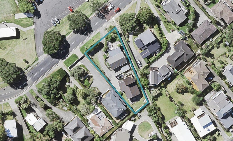 2/22 Ramsgate Terrace, Mairangi Bay, Auckland - Carousel 1