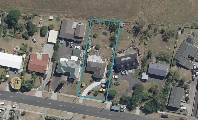 11 McKay Drive, Temple View, Hamilton - Carousel 1