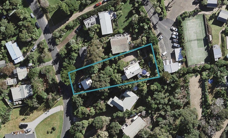 16 Bay Road, Ostend, Waiheke Island - Carousel 1