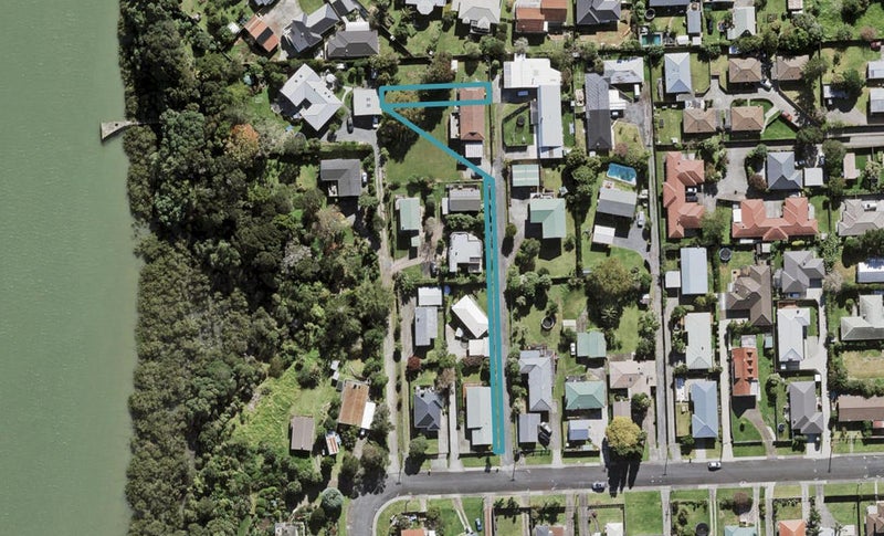 19E Tawa Road, Te Atatū Peninsula, Auckland - Carousel 1
