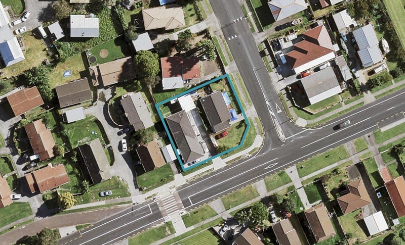 1/2 Barneys Farm Road, Clendon Park, Auckland - Carousel 1