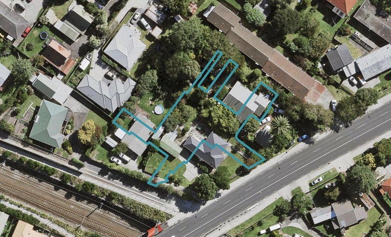 19 Red Arches Road, Henderson, Auckland - Carousel 1