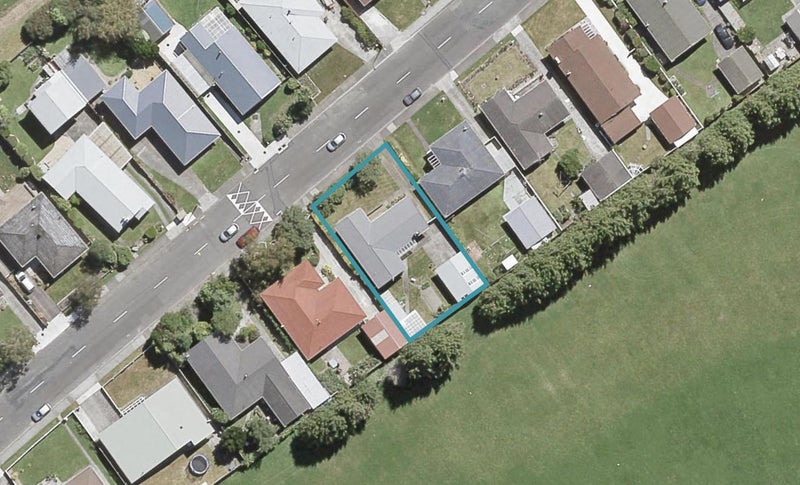 66 Holdsworth Avenue, Trentham, Upper Hutt - Carousel 1