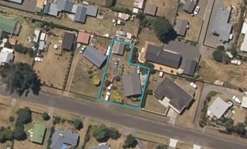 8 Ramona Avenue, Waitarere Beach, Levin - Carousel 1