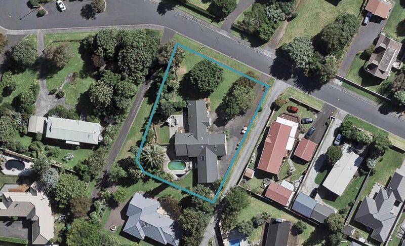 12 Bayview Drive, Waiuku, Waiuku - Carousel 1