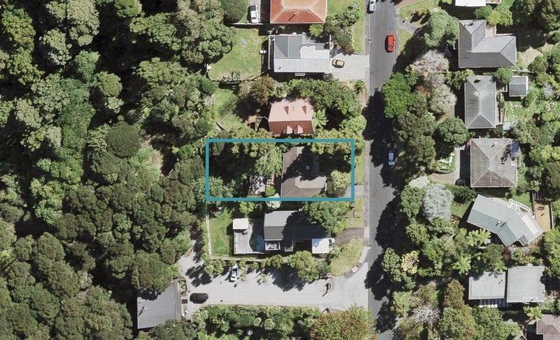 47 Rimutaka Place, Titirangi, Auckland - Carousel 1
