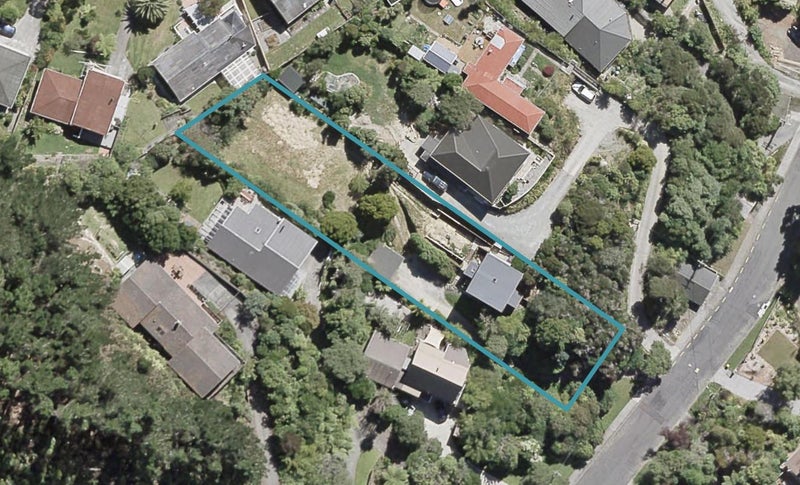 16 Wyndham Road, Pinehaven, Upper Hutt - Carousel 1