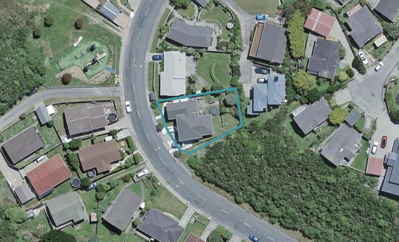 90 Montgomery Avenue, Karori, Wellington - Carousel 1