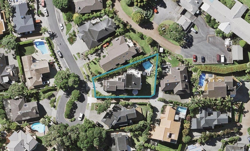 10 Centennial Place, Campbells Bay, Auckland - Carousel 1