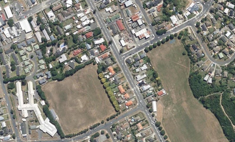 88 Main Road, Titahi Bay, Porirua - Carousel 1