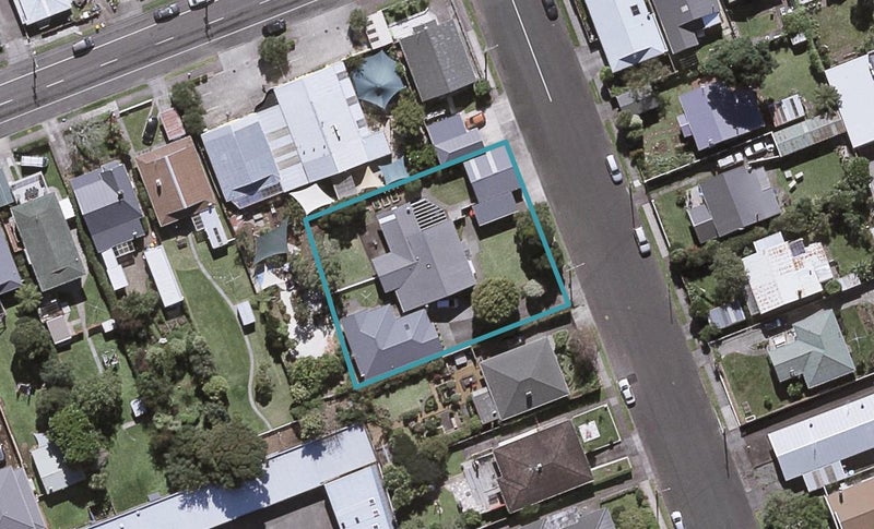 4 Pukenui Street, Strandon, New Plymouth - Carousel 1