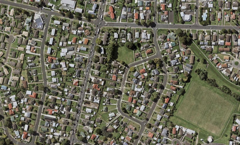 9 Clutha Crescent, Clover Park, Auckland - Carousel 1