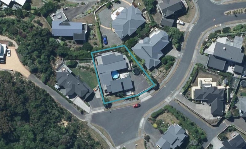 10 The Topdeck, Whitby, Porirua - Carousel 1