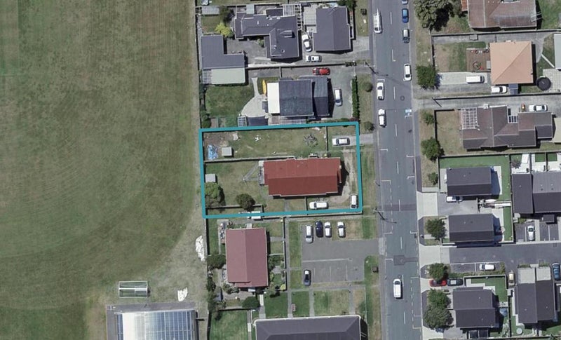 32 Strathmore Avenue, Strathmore Park, Wellington - Carousel 1