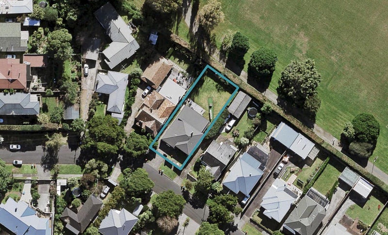 6 Brewster Avenue, Morningside, Auckland - Carousel 1