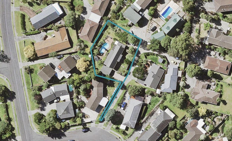 5 Louise Place, Browns Bay, Auckland - Carousel 1