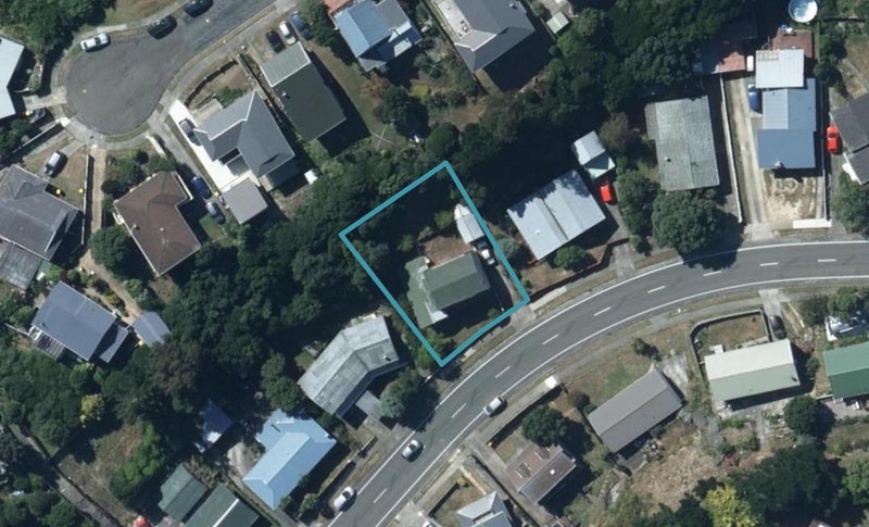 57 Gloaming Hill, Titahi Bay, Porirua - Carousel 1