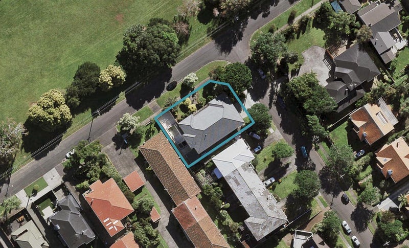 11 Haydn Avenue, Royal Oak, Auckland - Carousel 1