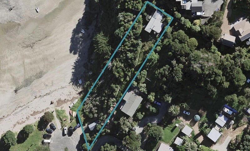 1 Goodwin Avenue, Oneroa, Waiheke Island - Carousel 1