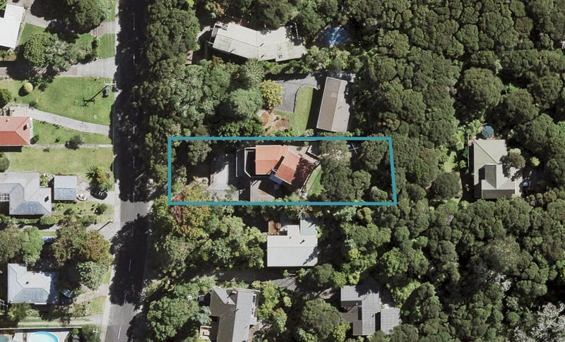59 Woodfern Crescent, Titirangi, Auckland - Carousel 1
