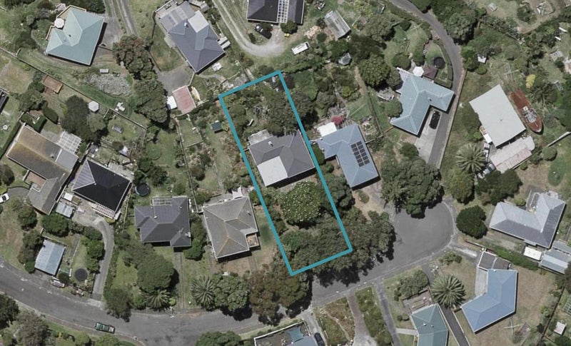 13 Porter Place, Paekakariki - Carousel 1
