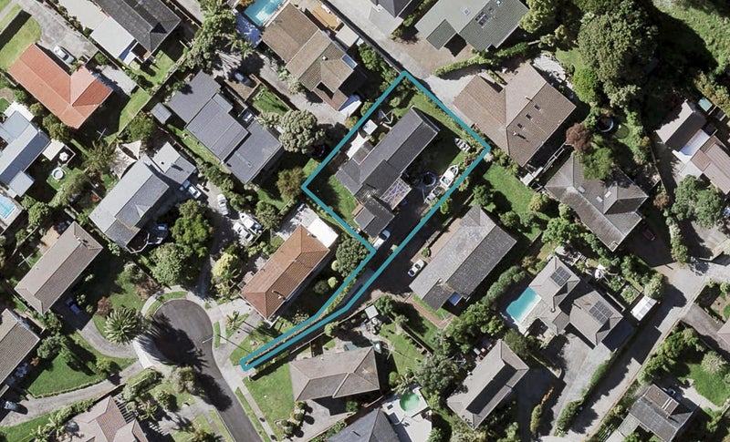 9 Golders Place, Howick, Auckland - Carousel 1