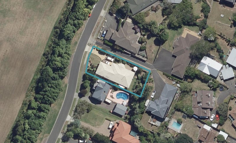 13 Aloma Way, Glenview, Hamilton - Carousel 1