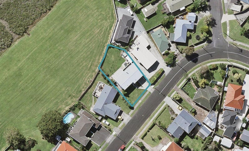 140 Tiraumea Drive, Pakuranga, Auckland - Carousel 1