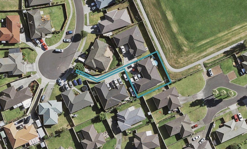 32 Carn Place, Weymouth, Auckland - Carousel 1