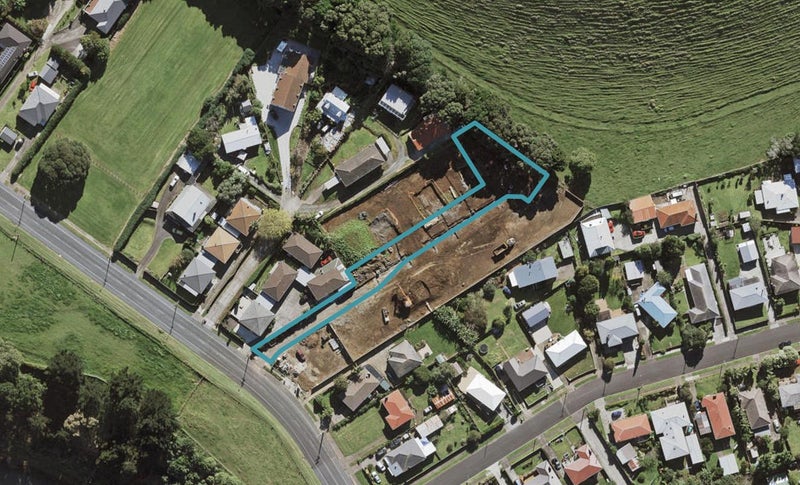 16 Tahetoka Lane, Mangere Bridge, Auckland - Carousel 1