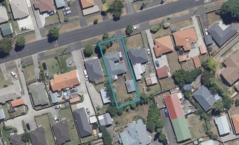 70 Claude Street, Fairfield, Hamilton - Carousel 1