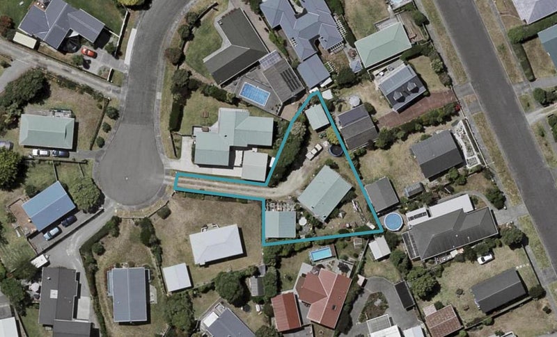 9 Adrian Grove, Waikanae Beach, Waikanae - Carousel 1