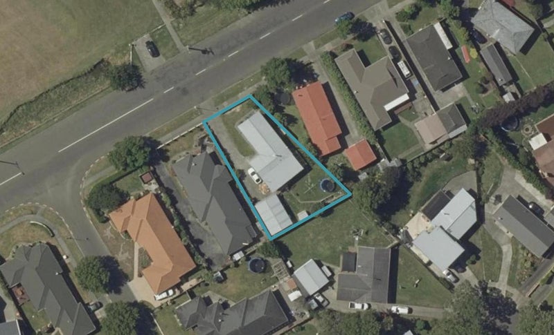 17 Racecourse Road, Awapuni, Palmerston North - Carousel 1