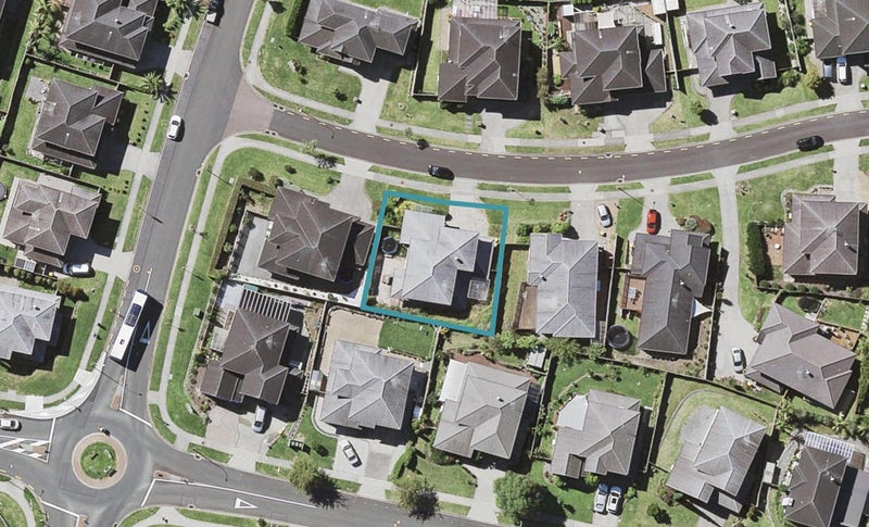3 Woolaston Place, Flat Bush, Auckland - Carousel 1