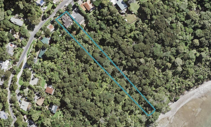 22 Kauri Point Road, Laingholm, Auckland - Carousel 1