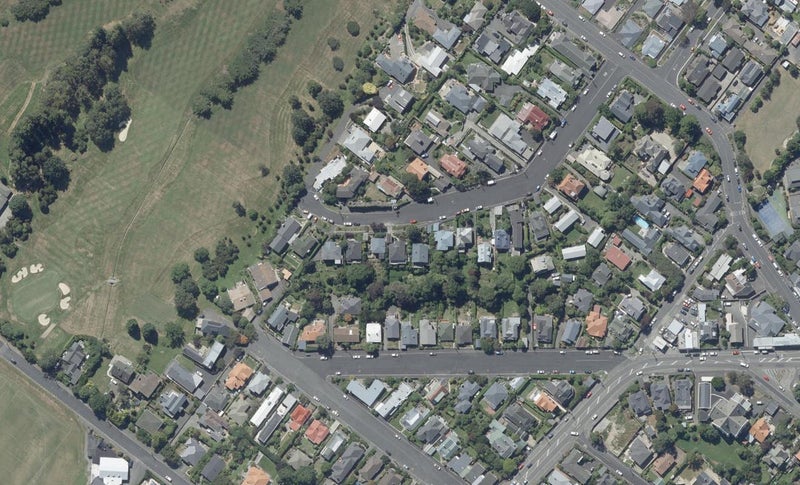 33 Prestwick Street, Maori Hill, Dunedin - Carousel 1