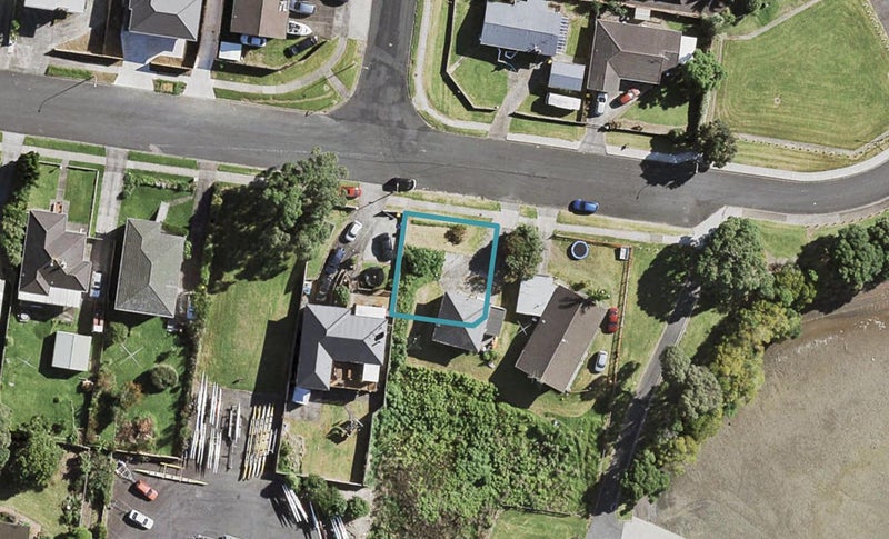 25 Greers Road, Weymouth, Auckland - Carousel 1