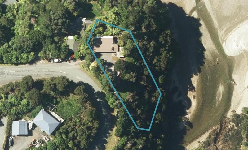 81 Hope Drive, OKIWI BAY, FRENCH PASS - Carousel 1